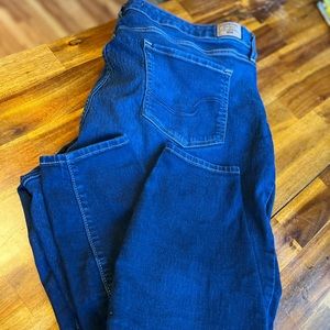 Mid rise skinny jeans